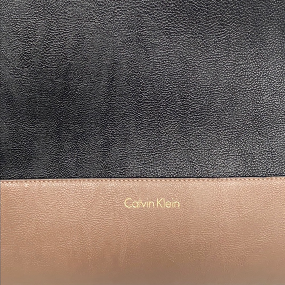 Black and taupe leather cross body bag. - Picture 4 of 7